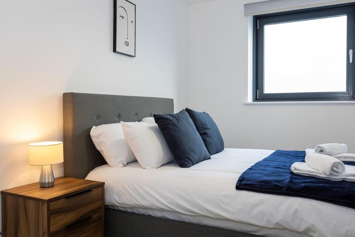 Modern 2 Bed Salford Apartment Stunning Views Manchester Eksteriør bilde