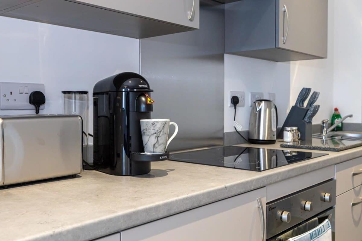 Modern 2 Bed Salford Apartment Stunning Views Manchester Eksteriør bilde