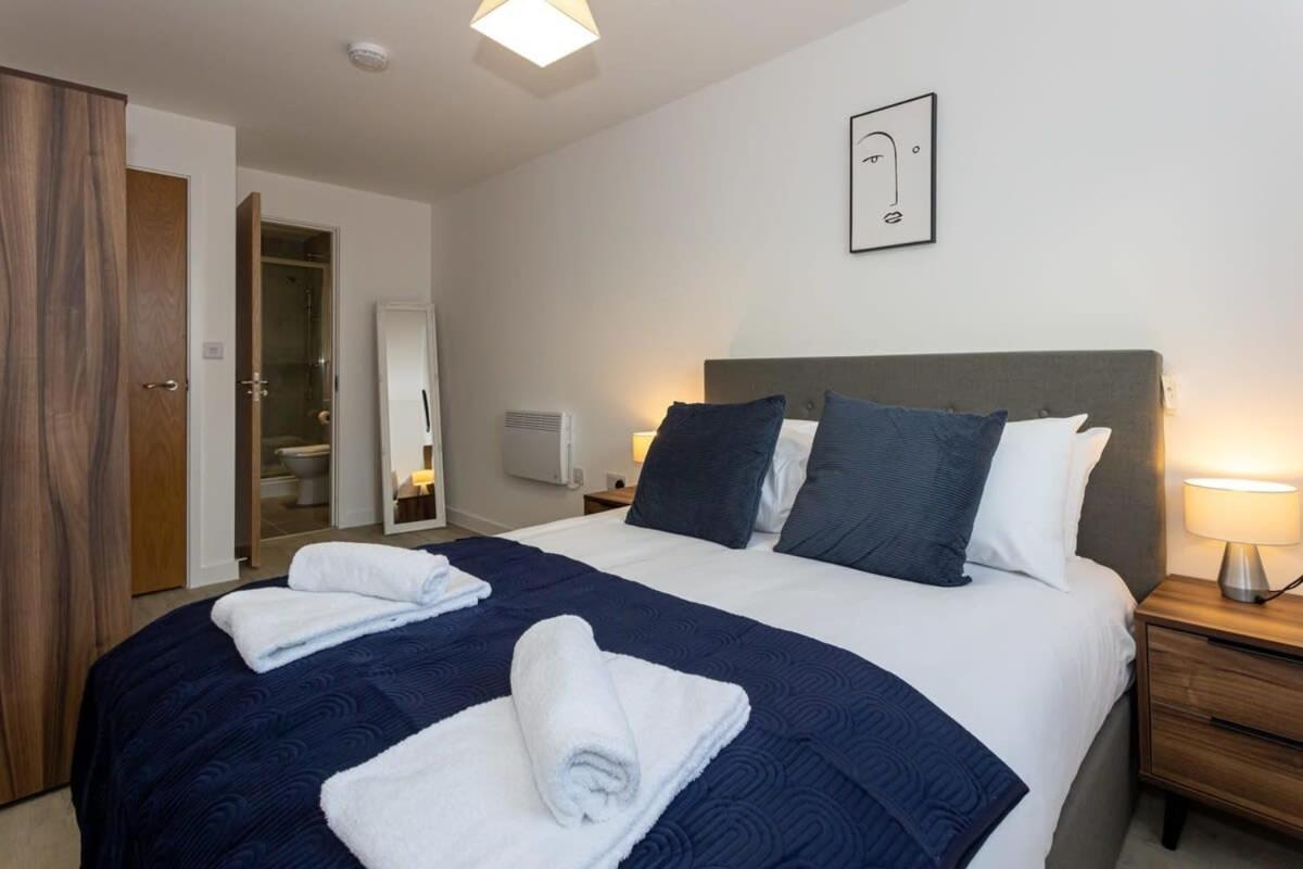 Modern 2 Bed Salford Apartment Stunning Views Manchester Eksteriør bilde
