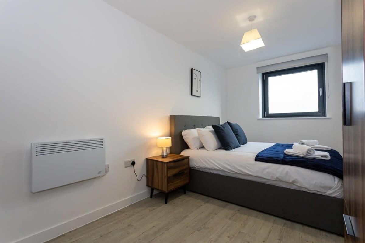 Modern 2 Bed Salford Apartment Stunning Views Manchester Eksteriør bilde