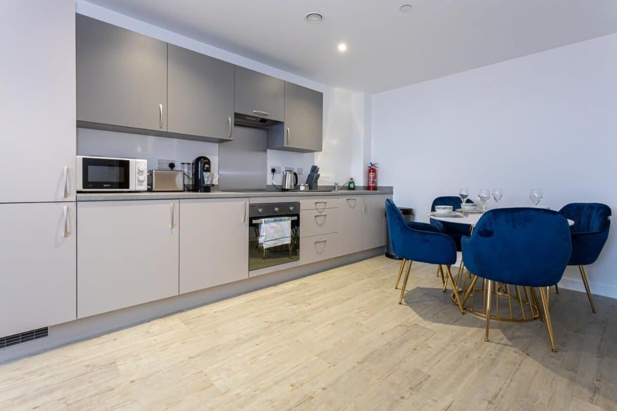 Modern 2 Bed Salford Apartment Stunning Views Manchester Eksteriør bilde